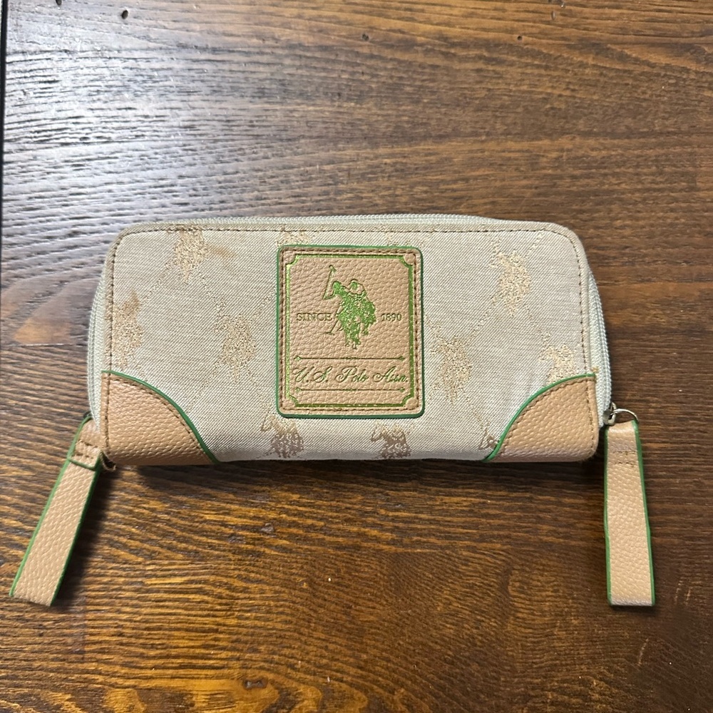 U.S. POLO ASSN. Large Double Zip Wallet